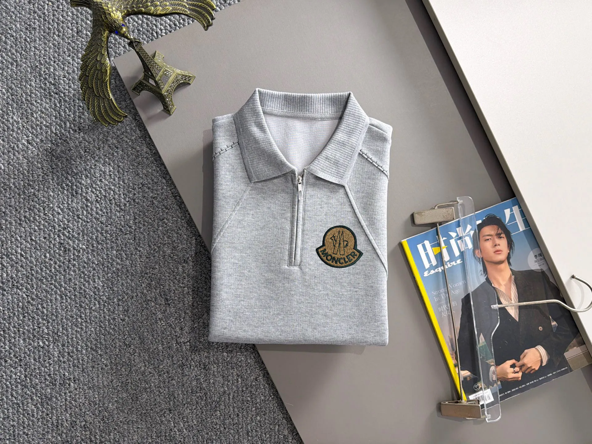 Mengkou's exclusive first release of the 2026 autumn and winter New Arrival sweatshirt long-sleeved men and women. Same Style. Many stars have the same style. Craftsmanship that cannot be copied by ordinary small workshops. We are not afraid of any challenges in terms of materials, detail restoration and craftsmanship, just to provide you with wonderful products. Compare the top Original versions at will. No expense is spared just to make it better. Unique imported fabric feel. Purely imported German machine production. Precision operation. Thousands of needles density. A full set of New Arrival accessories with three standards can be customized simultaneously. Versatile upper body is fashionable, a perfect choice for autumn and winter, and a must-have item. Sizes table: M-4XL (please state your height and weight when placing an order)